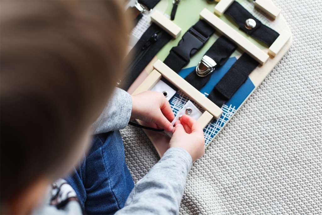 Motorikbrett Schlösser und Rotation