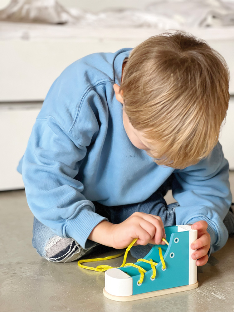 Fädelschuhe Schleife binden